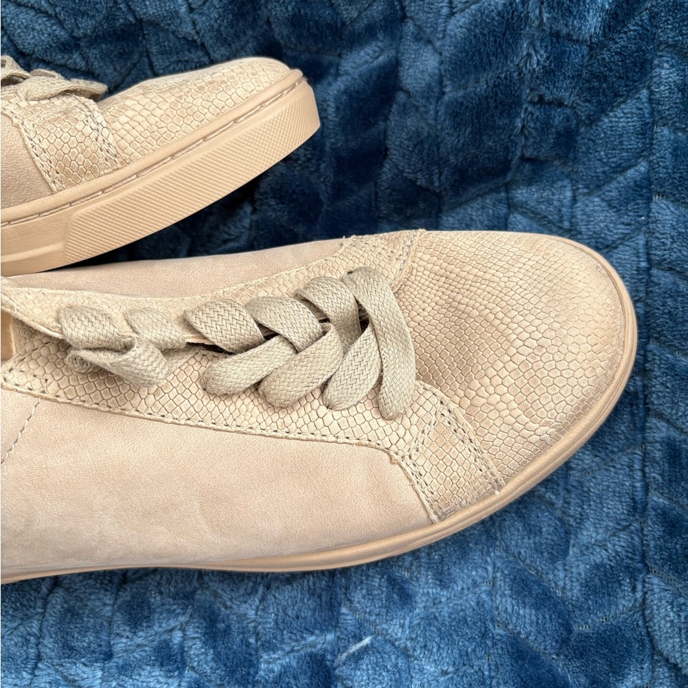 Ugg Australian Tan Suede Trainer, Karina Snake Variant, size 8.5 - Picture 3 of 6